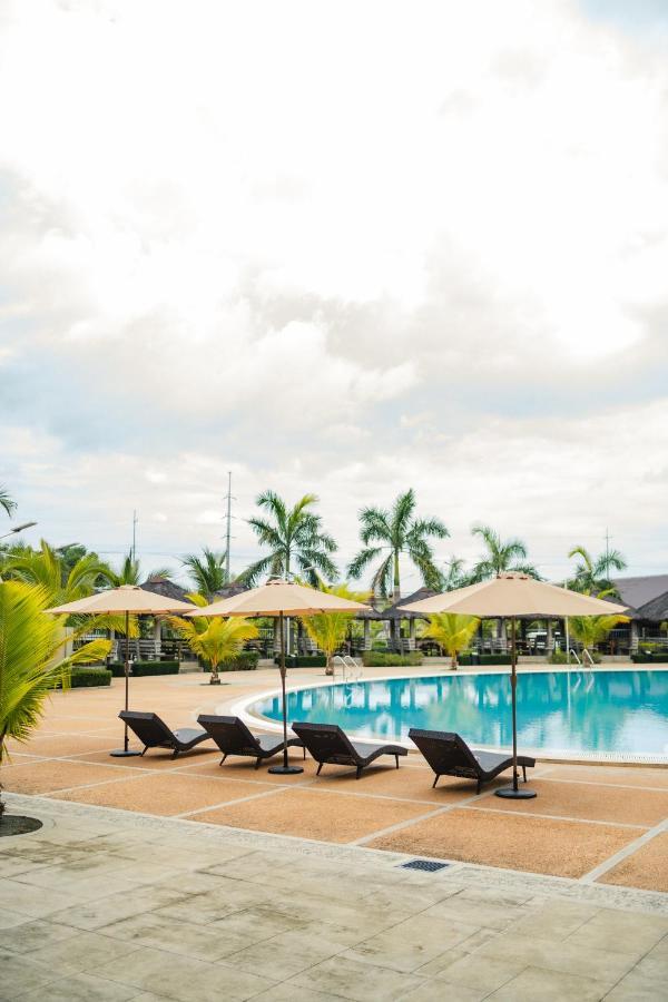 River Palm Hotel And Resort Powered By Cocotel Bugallon ภายนอก รูปภาพ
