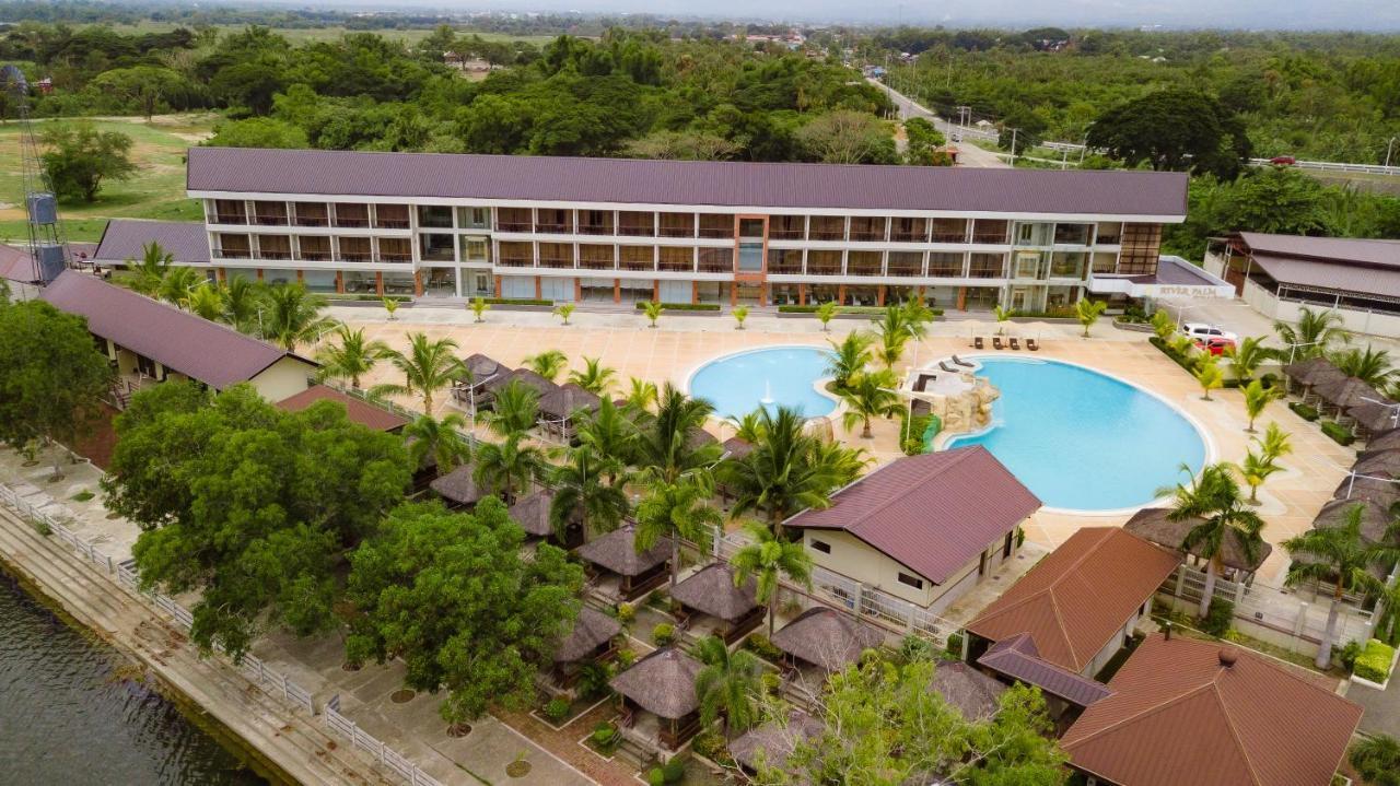 River Palm Hotel And Resort Powered By Cocotel Bugallon ภายนอก รูปภาพ